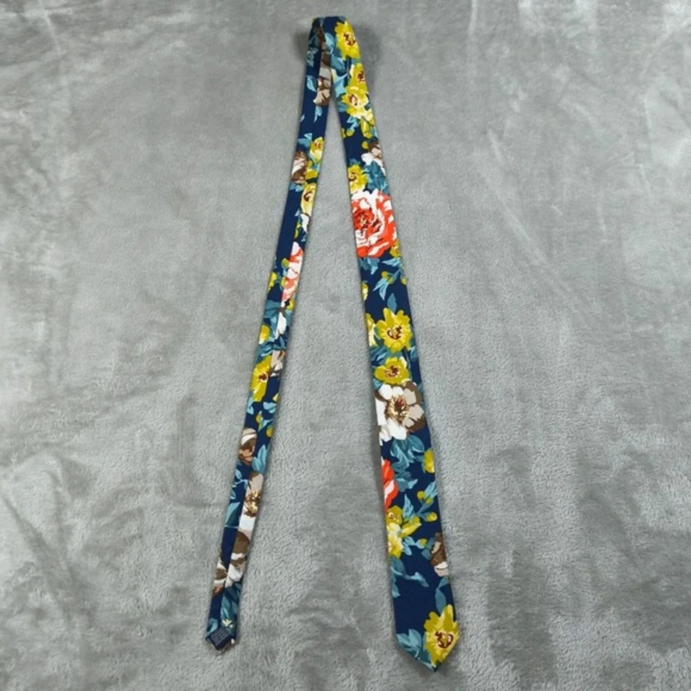Penguin‎ Skinny Tie Mens 57.5 x 2.25 Floral Flowers Munsingwear Slim Mod